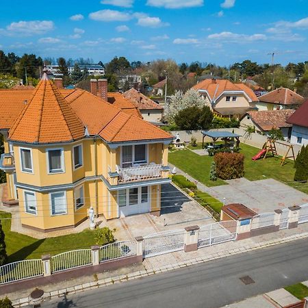 שיופוק Korponyi Villa מראה חיצוני תמונה