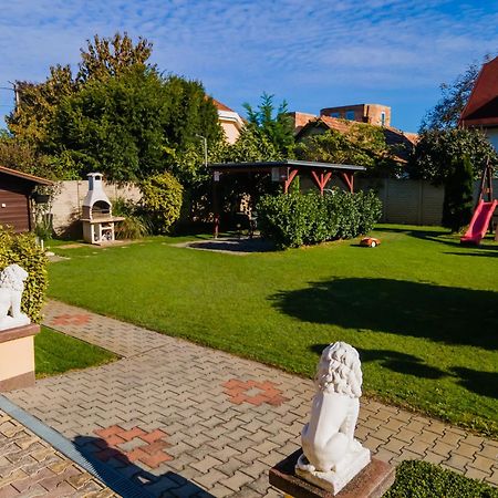 שיופוק Korponyi Villa מראה חיצוני תמונה