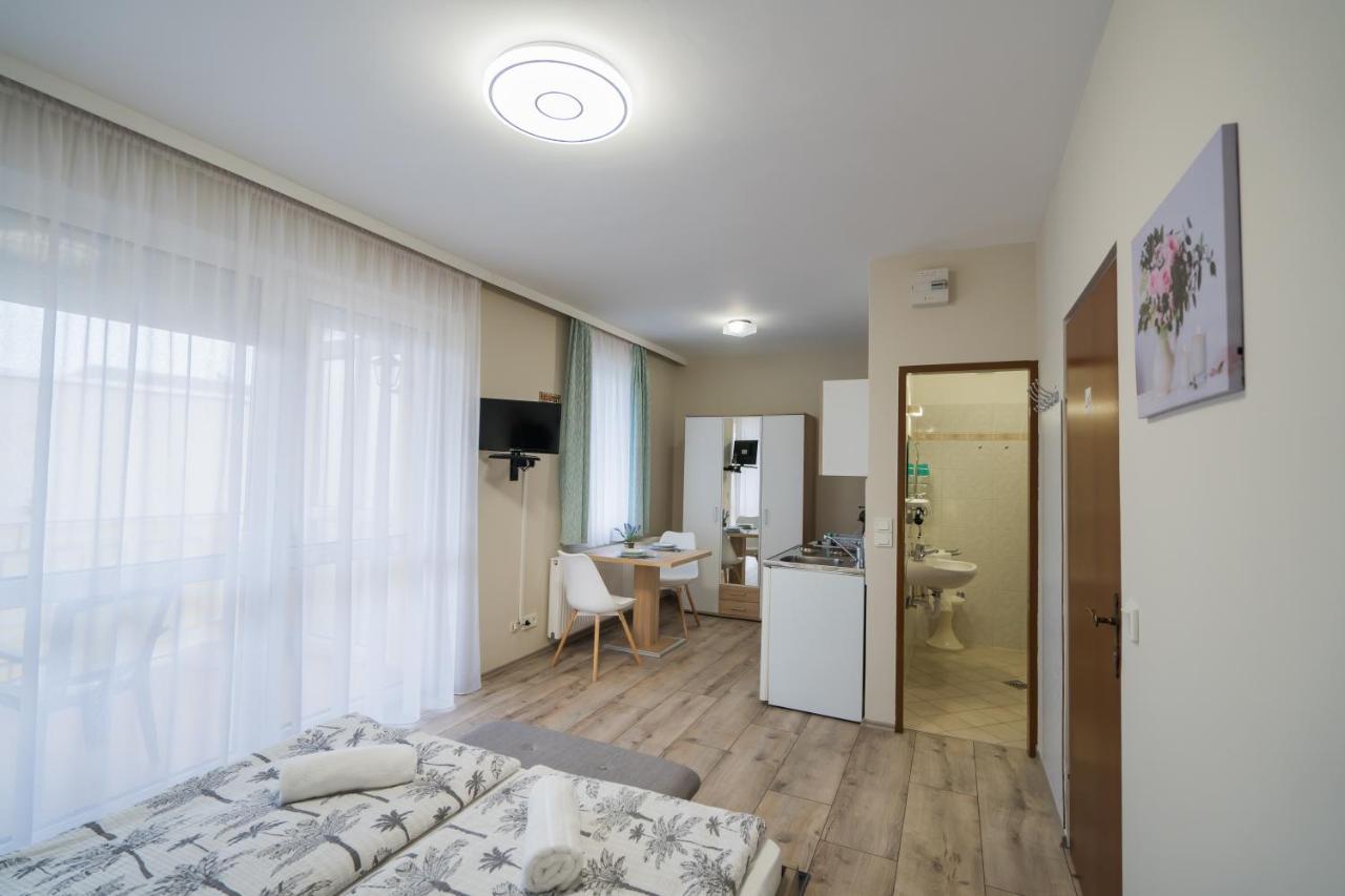 שיופוק Korponyi Villa מראה חיצוני תמונה