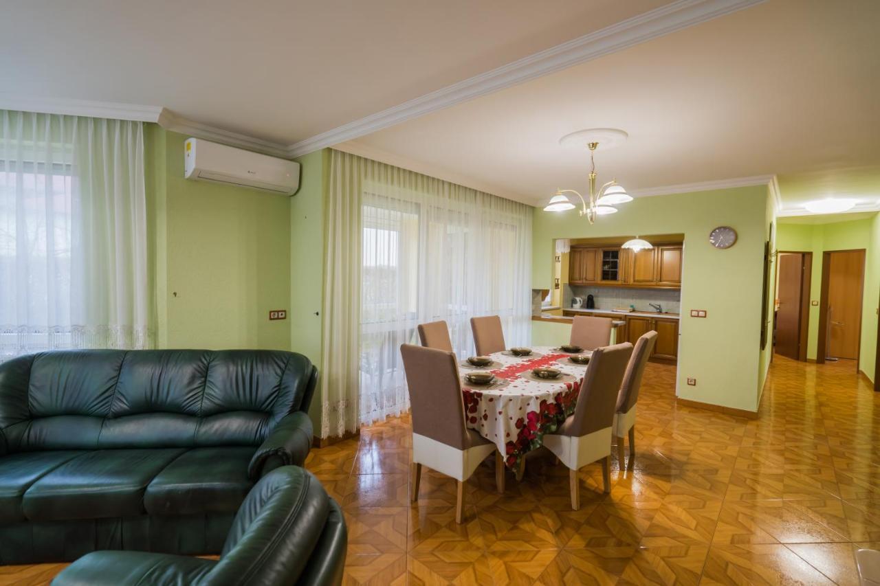 שיופוק Korponyi Villa מראה חיצוני תמונה