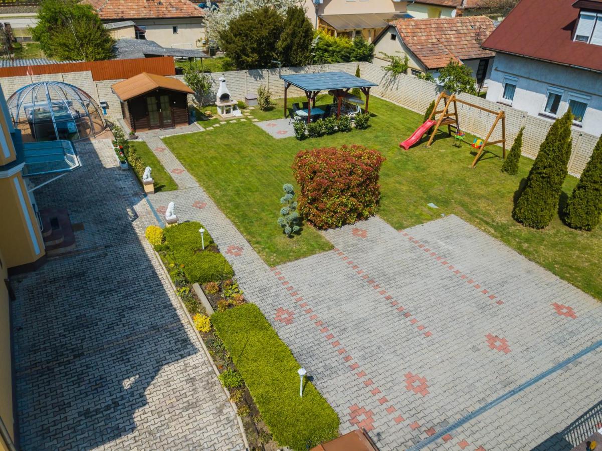 שיופוק Korponyi Villa מראה חיצוני תמונה