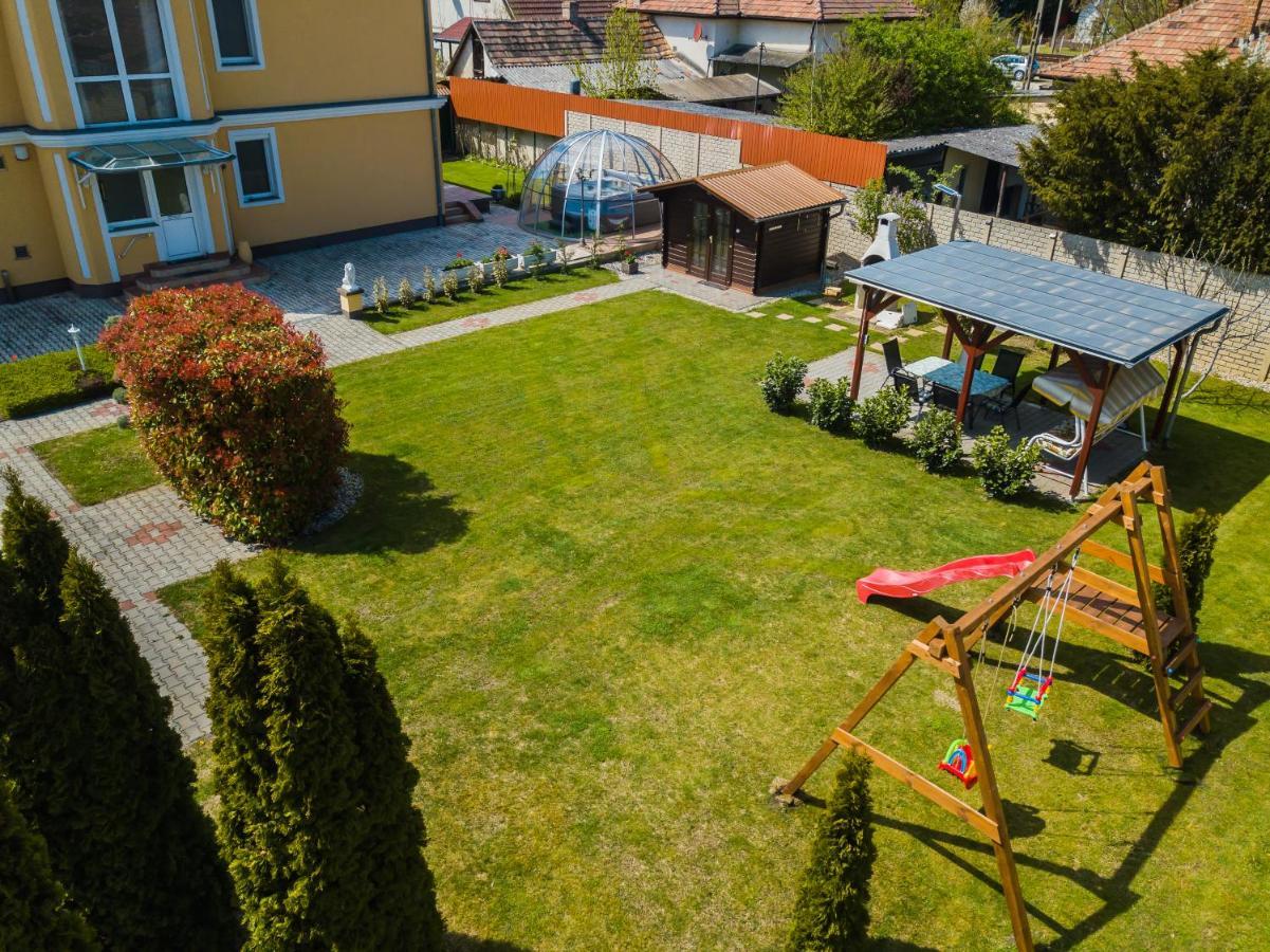שיופוק Korponyi Villa מראה חיצוני תמונה