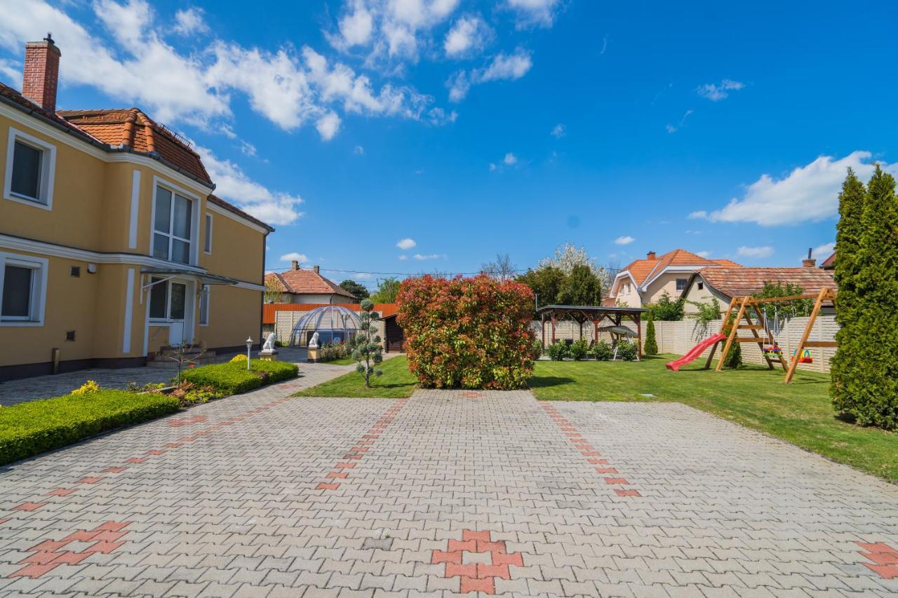 שיופוק Korponyi Villa מראה חיצוני תמונה