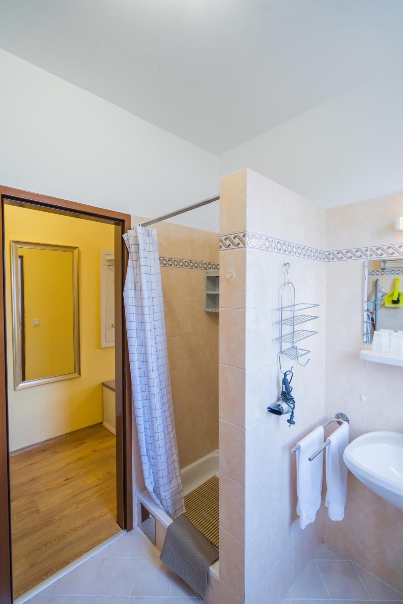 שיופוק Korponyi Villa מראה חיצוני תמונה