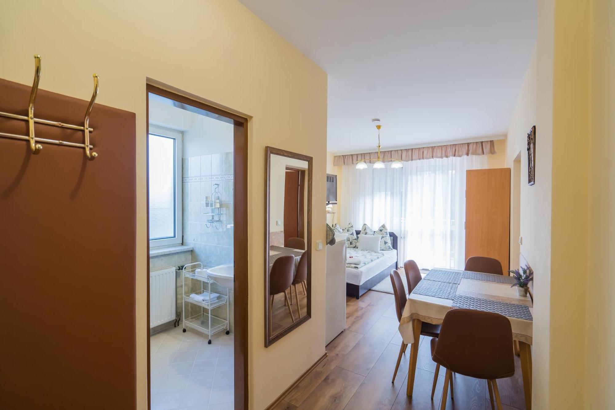שיופוק Korponyi Villa מראה חיצוני תמונה