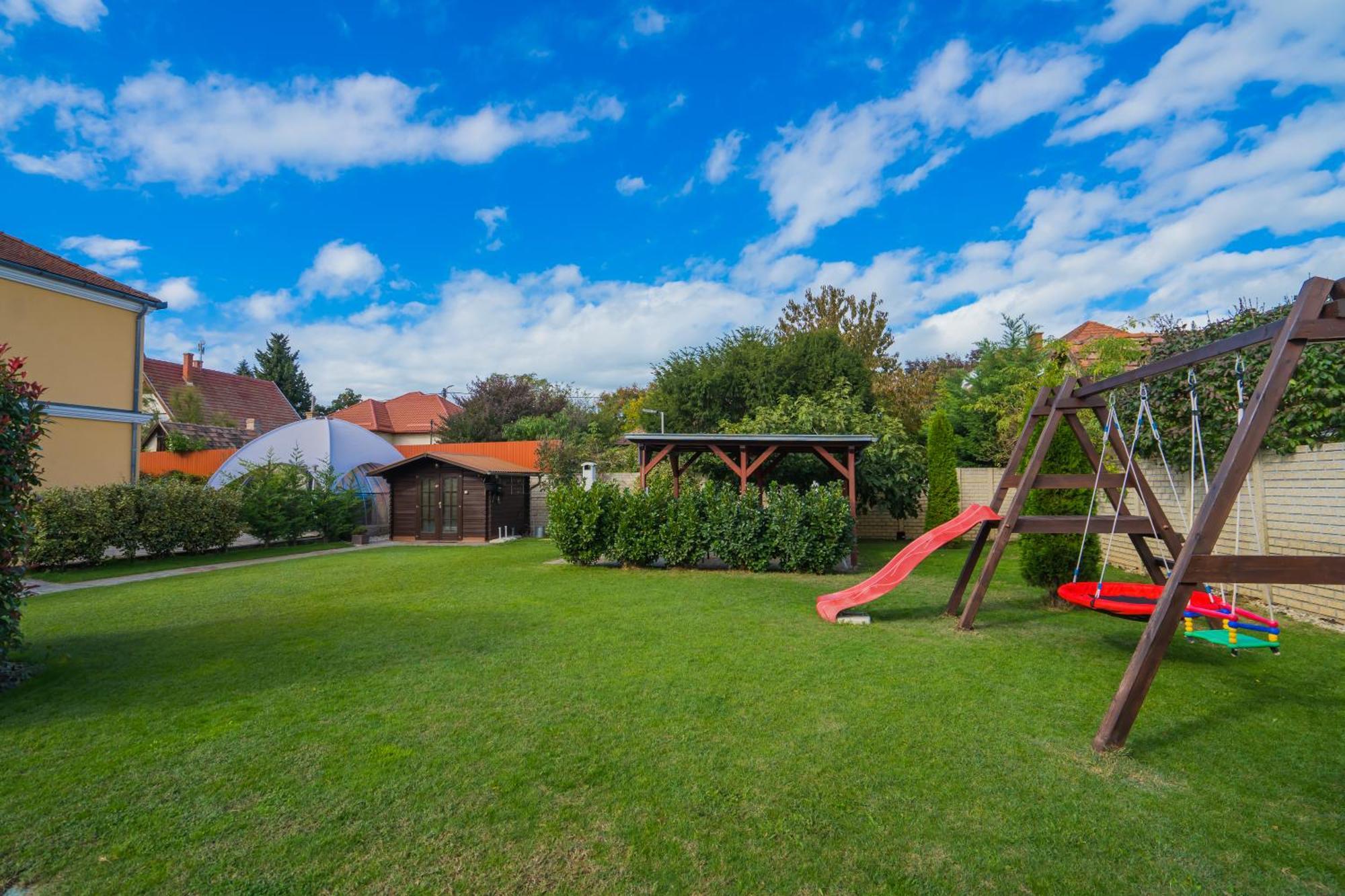 שיופוק Korponyi Villa מראה חיצוני תמונה