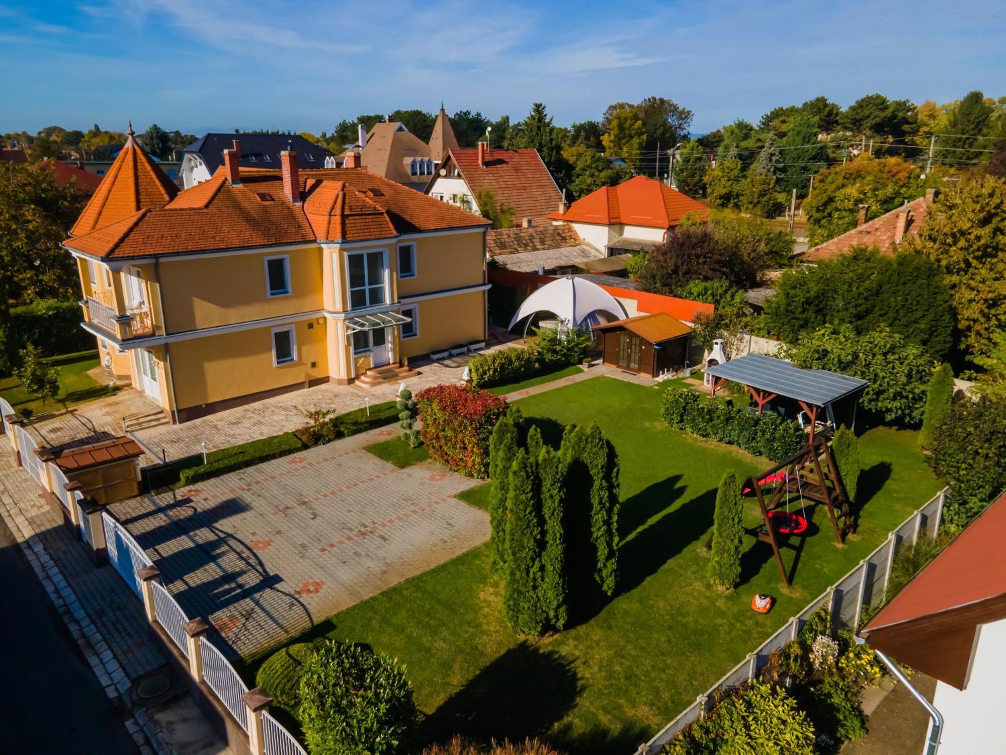 שיופוק Korponyi Villa מראה חיצוני תמונה